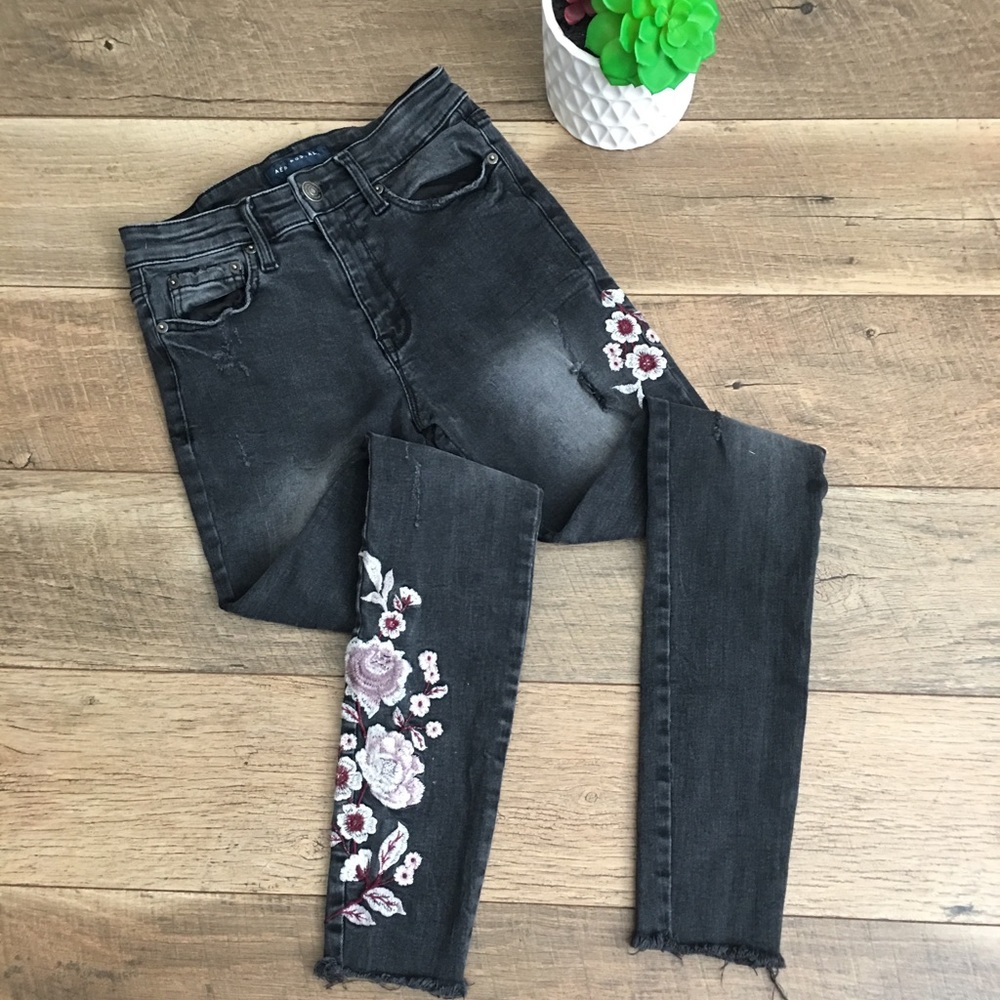Embroidered raw hem high waist skinny jeans 2 Reg